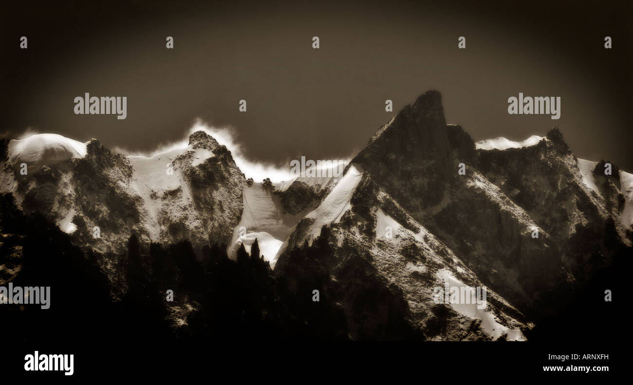 Montagne intorno al ghiacciaio "er de Glace" (Mare di ghiaccio). Area di Chamonix. Sulle Alpi francesi. Rhône Alpes. Haute Savoie. Francia Foto Stock