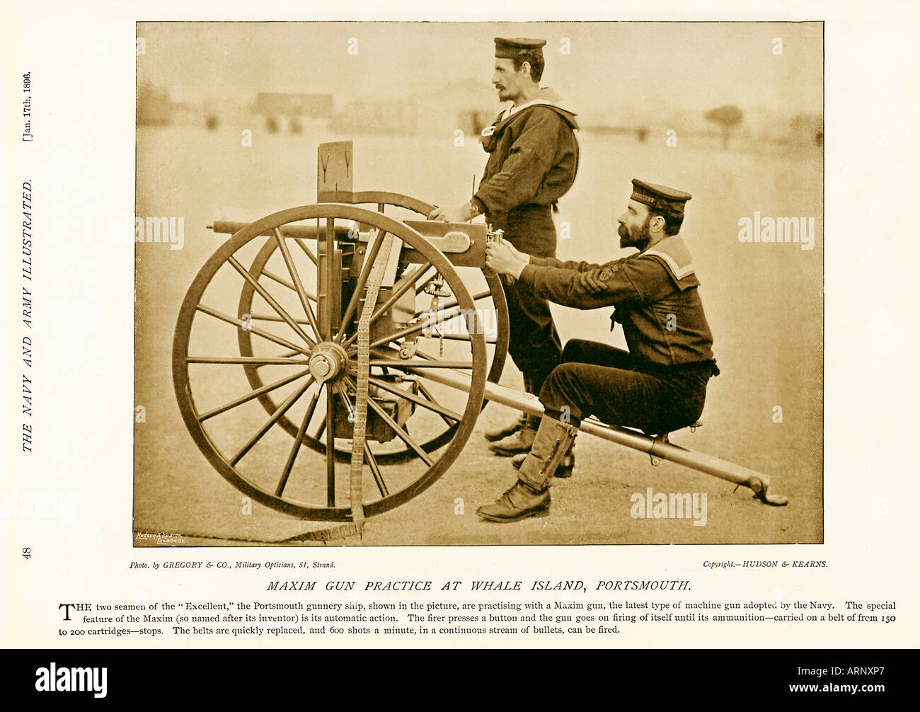 Cannone navale pratica con una pistola Maxim presso la Naval gunnery scuola su Whale Island Portsmouth nel 1896 Foto Stock