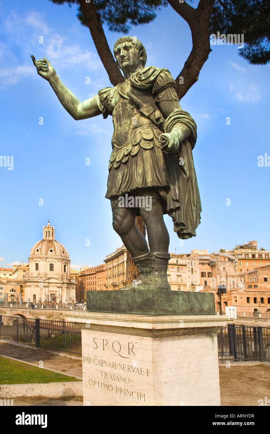 Statua di Giulio Cesare Imperatore, Roma Italia Foto Stock