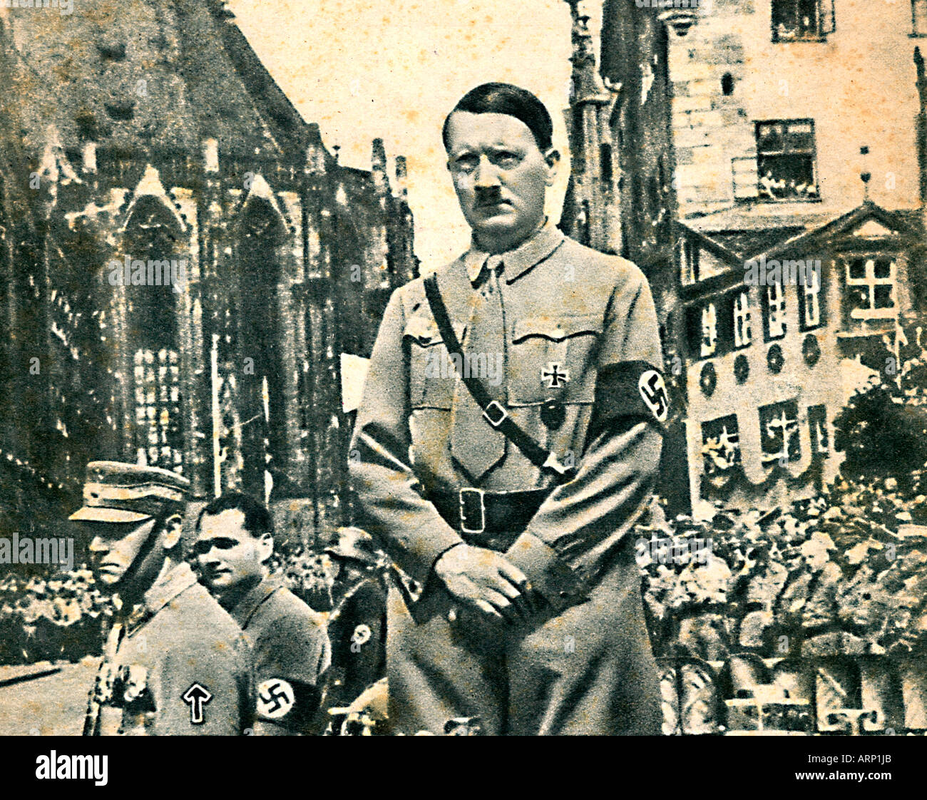 Hitler, Norimberga, 1938 foto del Führer essendo pilotati attraverso le strade a un Raduno nazista nella città bavarese Foto Stock