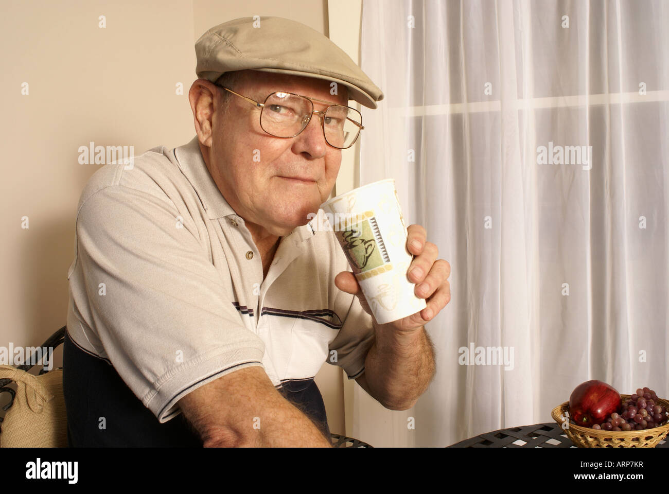 Un sorso di nascosto Foto Stock