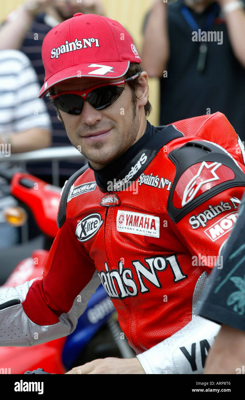 Spagnolo Carlos Checa, Moto GP rider per il 2004 Gauloises Fortuna Yamaha Team Foto Stock