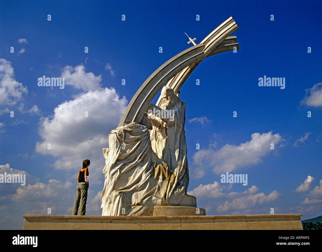 La statua di incoronazione del primo Re di Ungheria - Santo Stefano - da un inviato papale a Esztergom in Ungheria Foto Stock