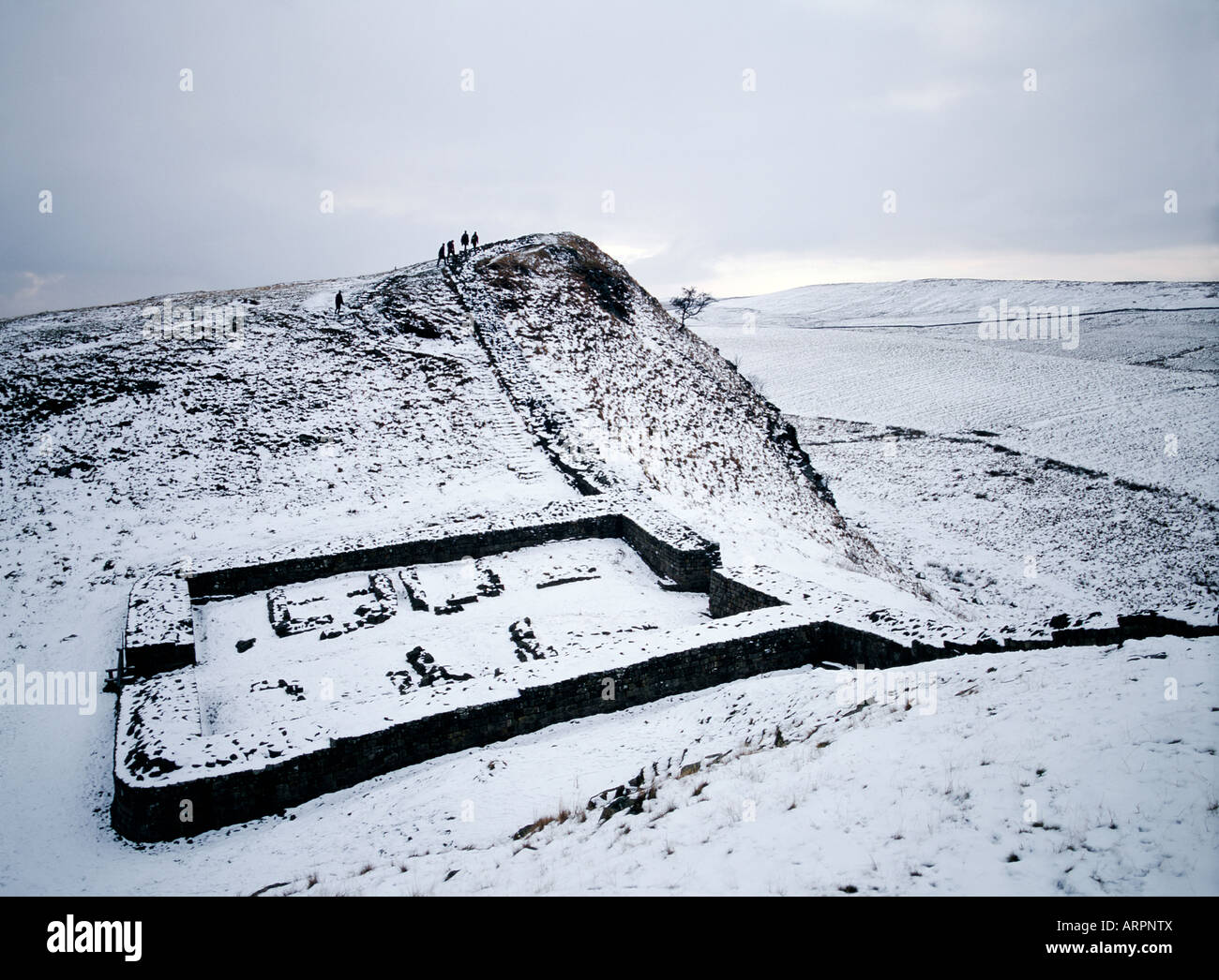 Il romano antico confine tra Inghilterra e Scozia. Milecastle 39 sul vallo di Adriano vicino a falesia Lough, Northumberland, Inghilterra. Foto Stock