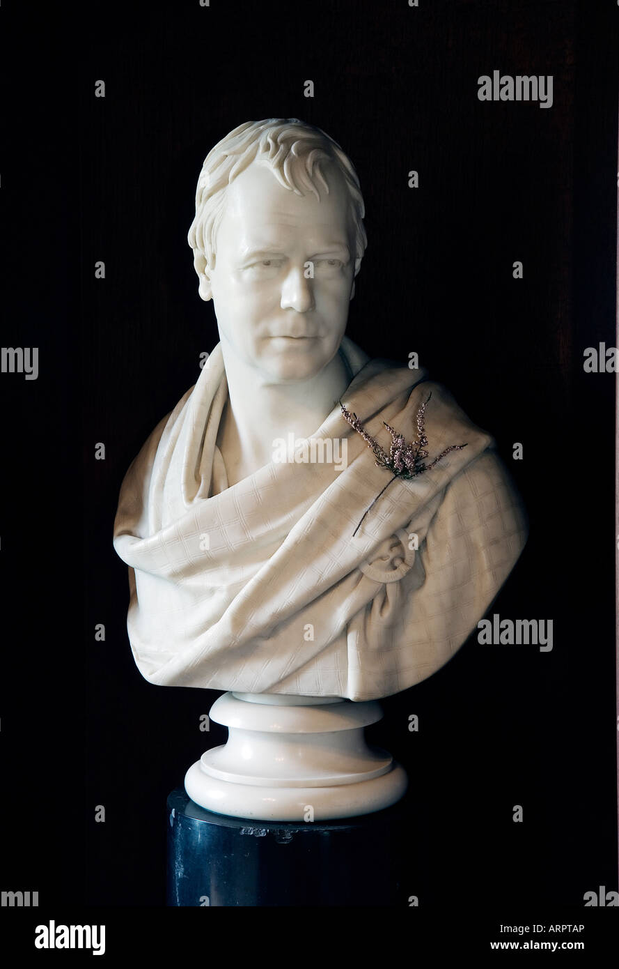 Busto del romanziere Sir Walter Scott da Chantrey nella sua casa di Abbotsford vicino a Galashiels nei confini regione della Scozia Foto Stock