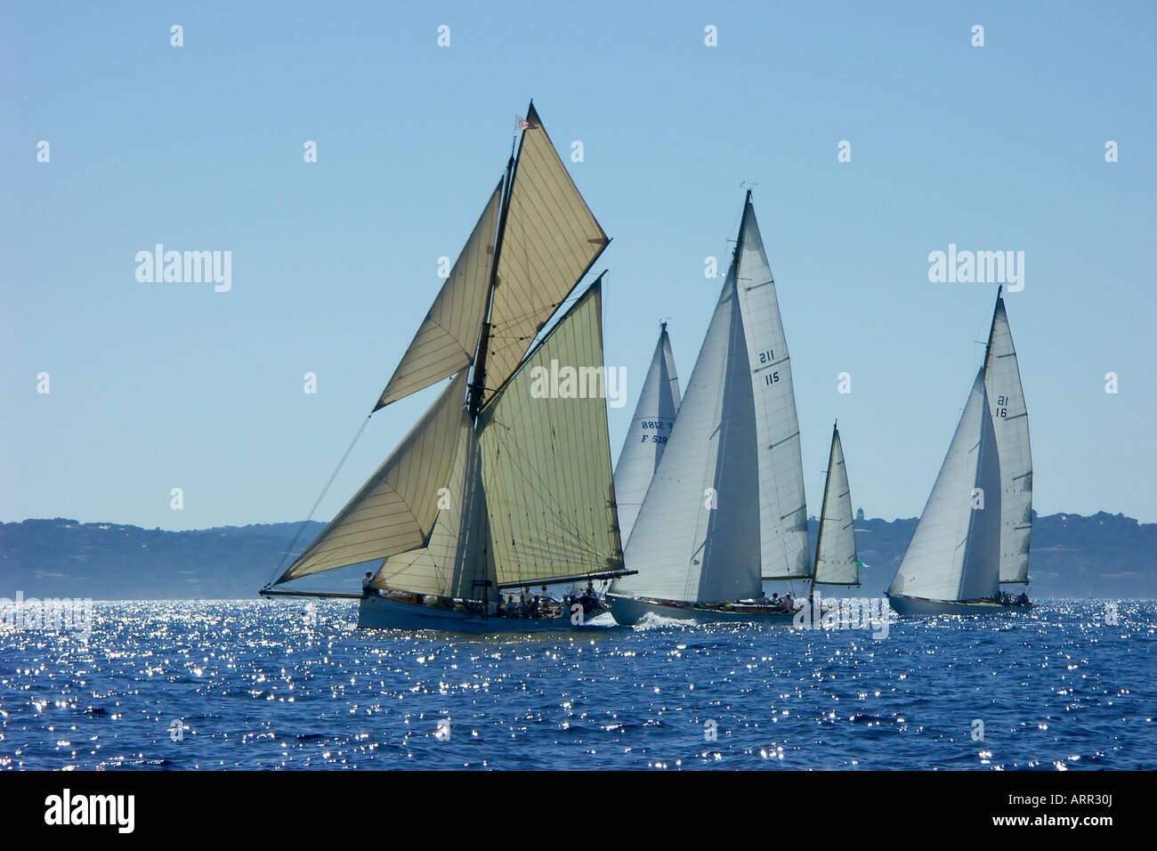 Il classico Pernice di yacht a vela nel Golfo di St Tropez Foto Stock