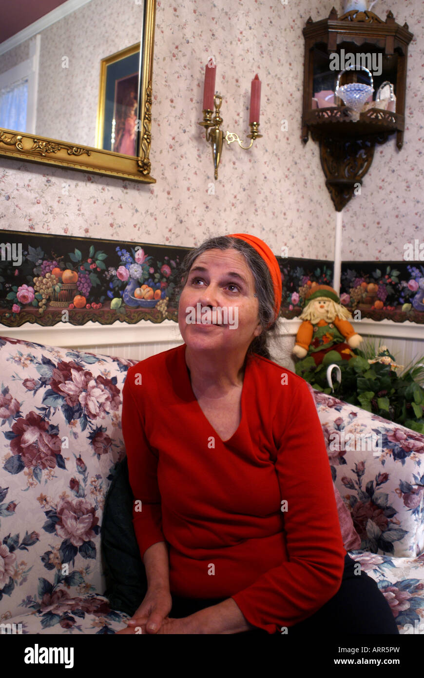 Stanza piena di oggetti di antiquariato Foto Stock