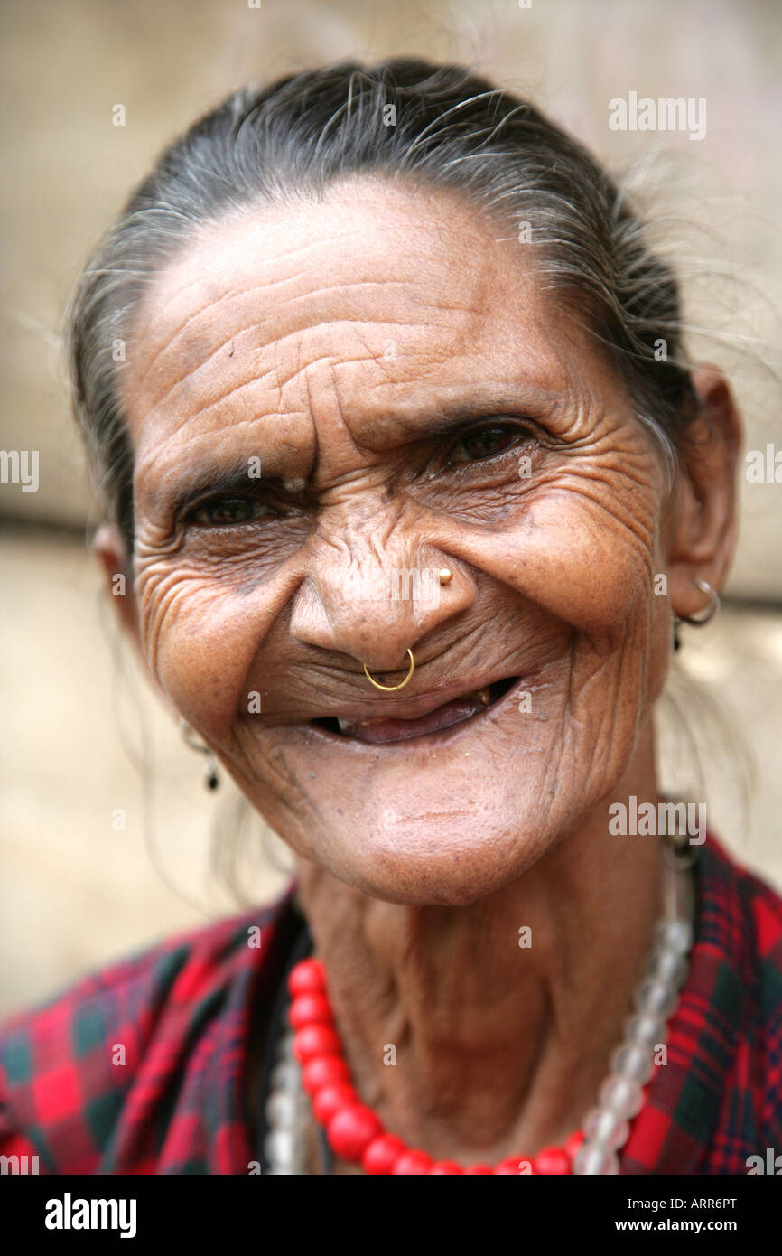 'Old Lady Nepalese' Foto Stock