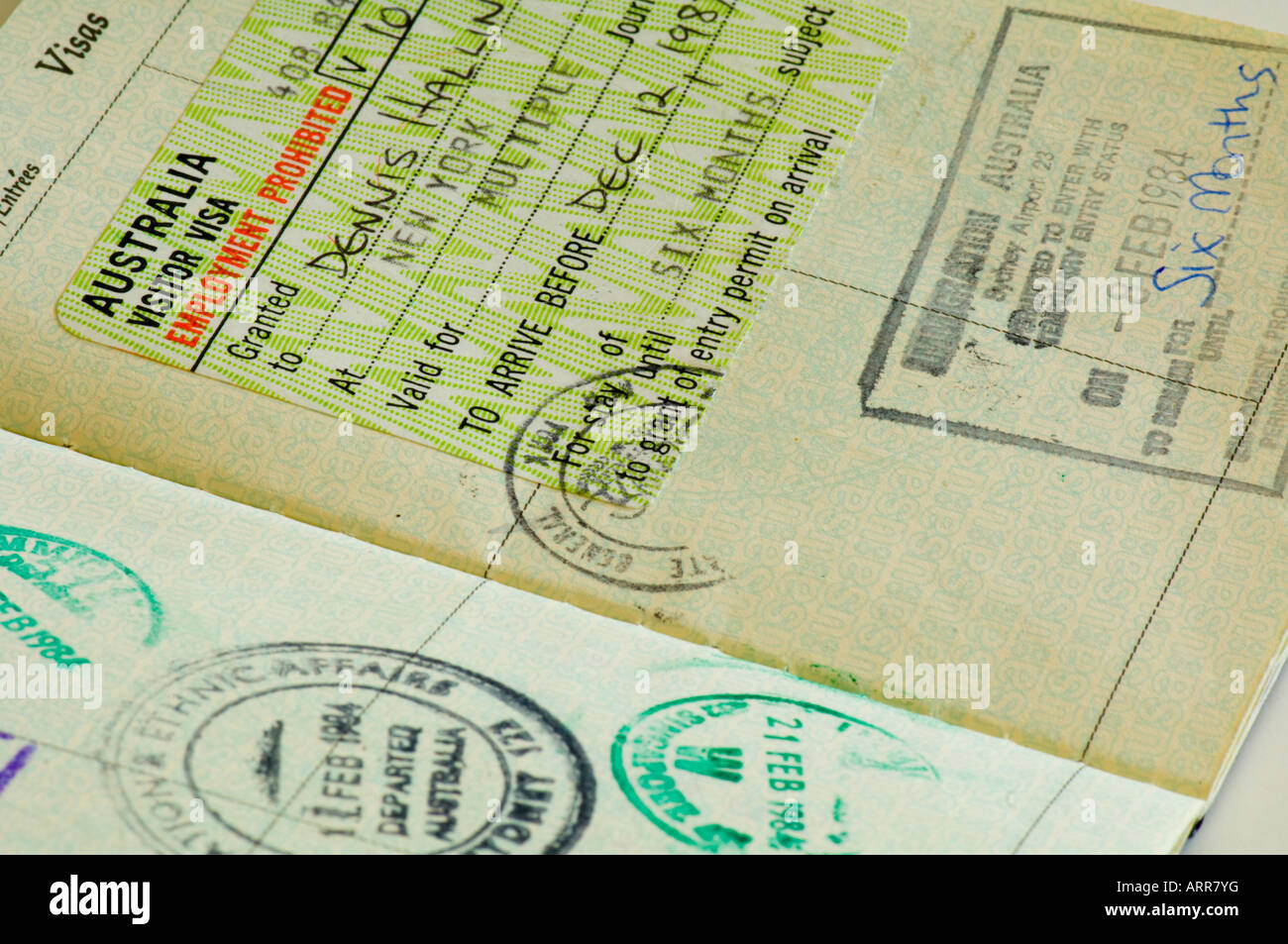 Primo piano degli Stati Uniti un passaporto in corso di validità e di timbri doganali Foto Stock