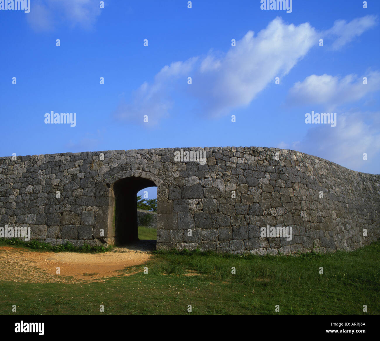 Castello Zakimi, Okinawa, in Giappone. Le rovine sono classificati come patrimonio mondiale dell'UNESCO Foto Stock