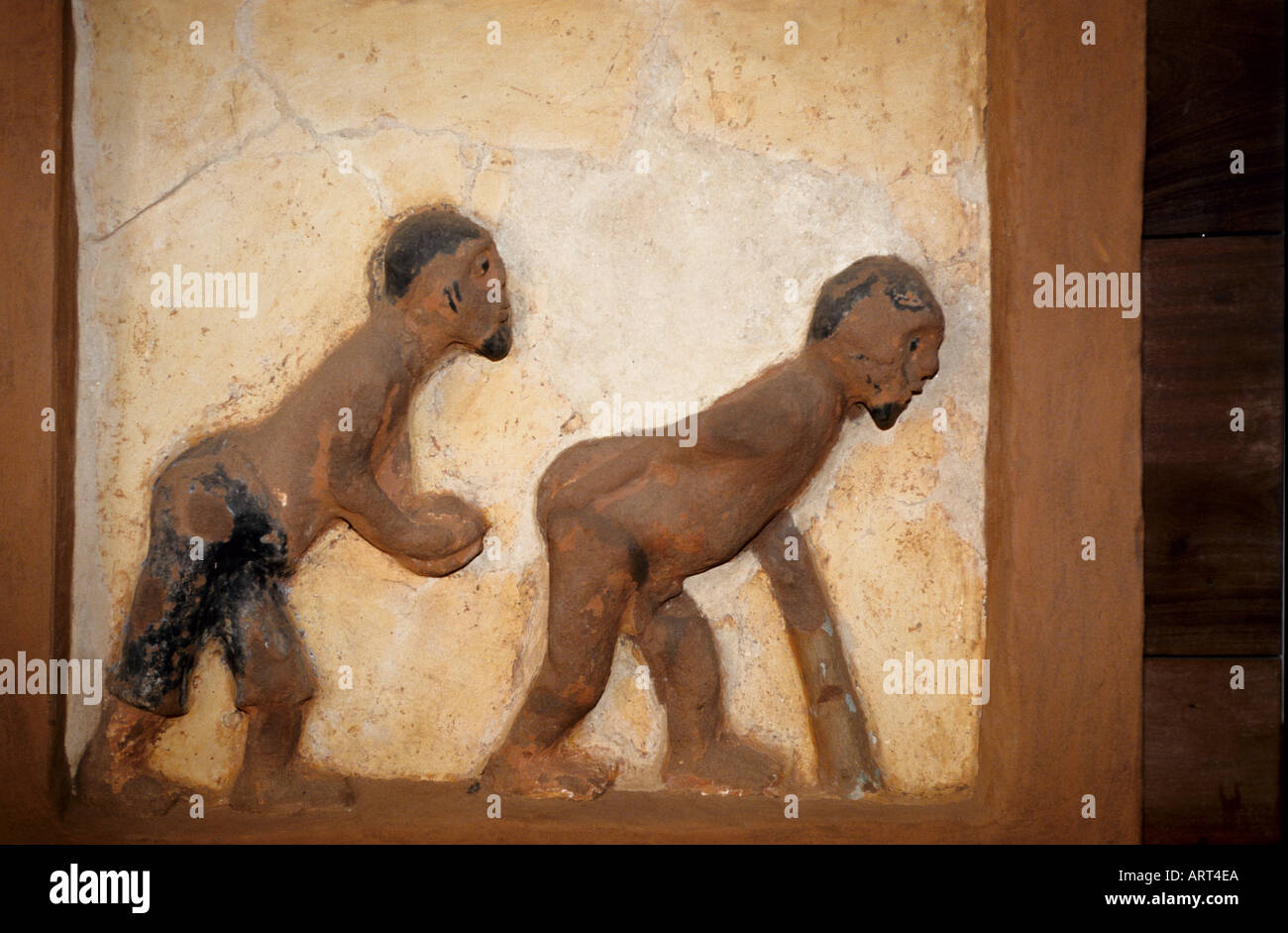 Abomey Benin Palastskulpturen von Abomey restauriert vom Getty Conservation Institute Basrelief im Palast vom Koenig Glele Abomey Benin Palace sculture di Abomey restaurate dal Getty Conservation Institute Bas Relief nel palazzo di Re Glele Foto Stock