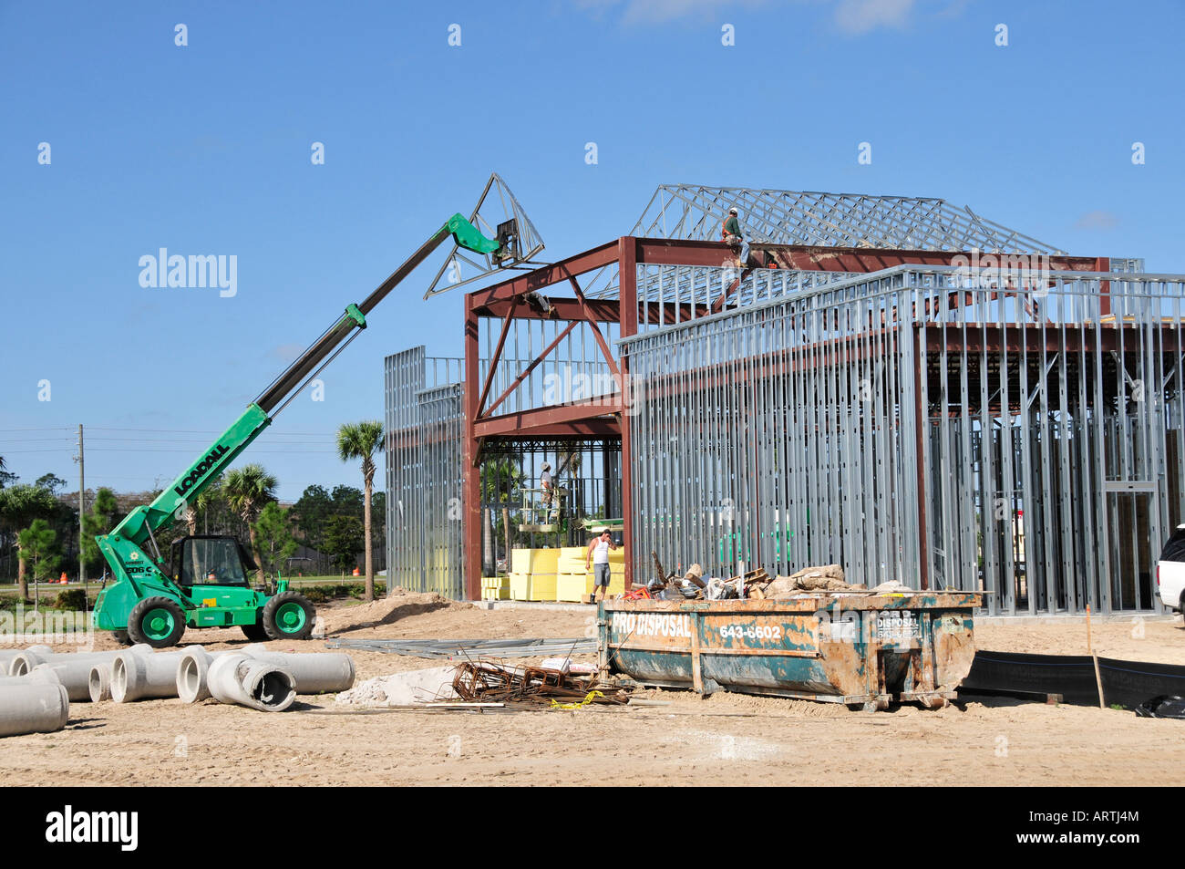 A prova di uragano tutto il metallo edificio in costruzione Napoli Florida Foto Stock