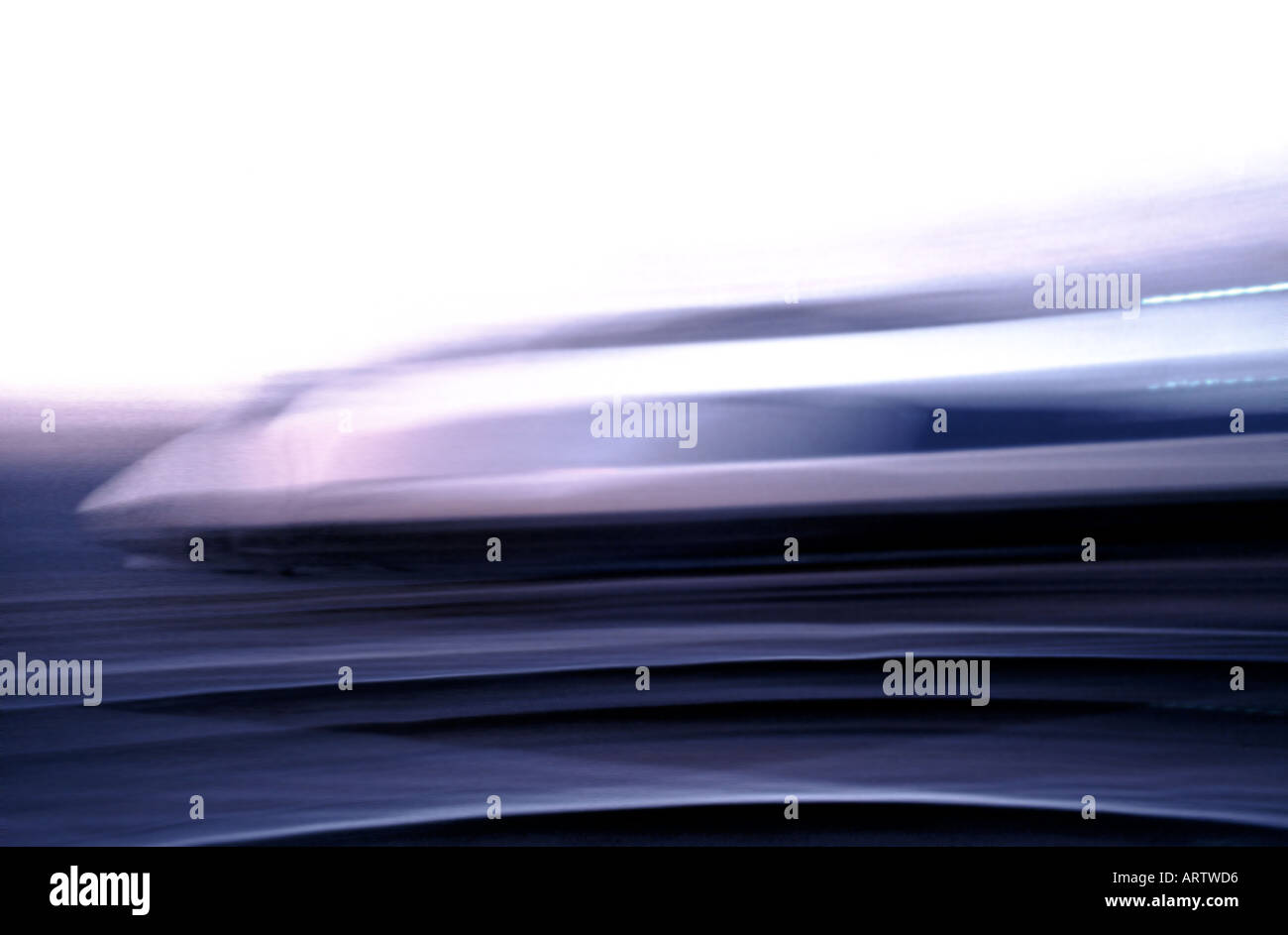 Francia, ad alta velocità, T.G.V Bullet Train in movimento sfocate, Tecnologia industriale Foto Stock