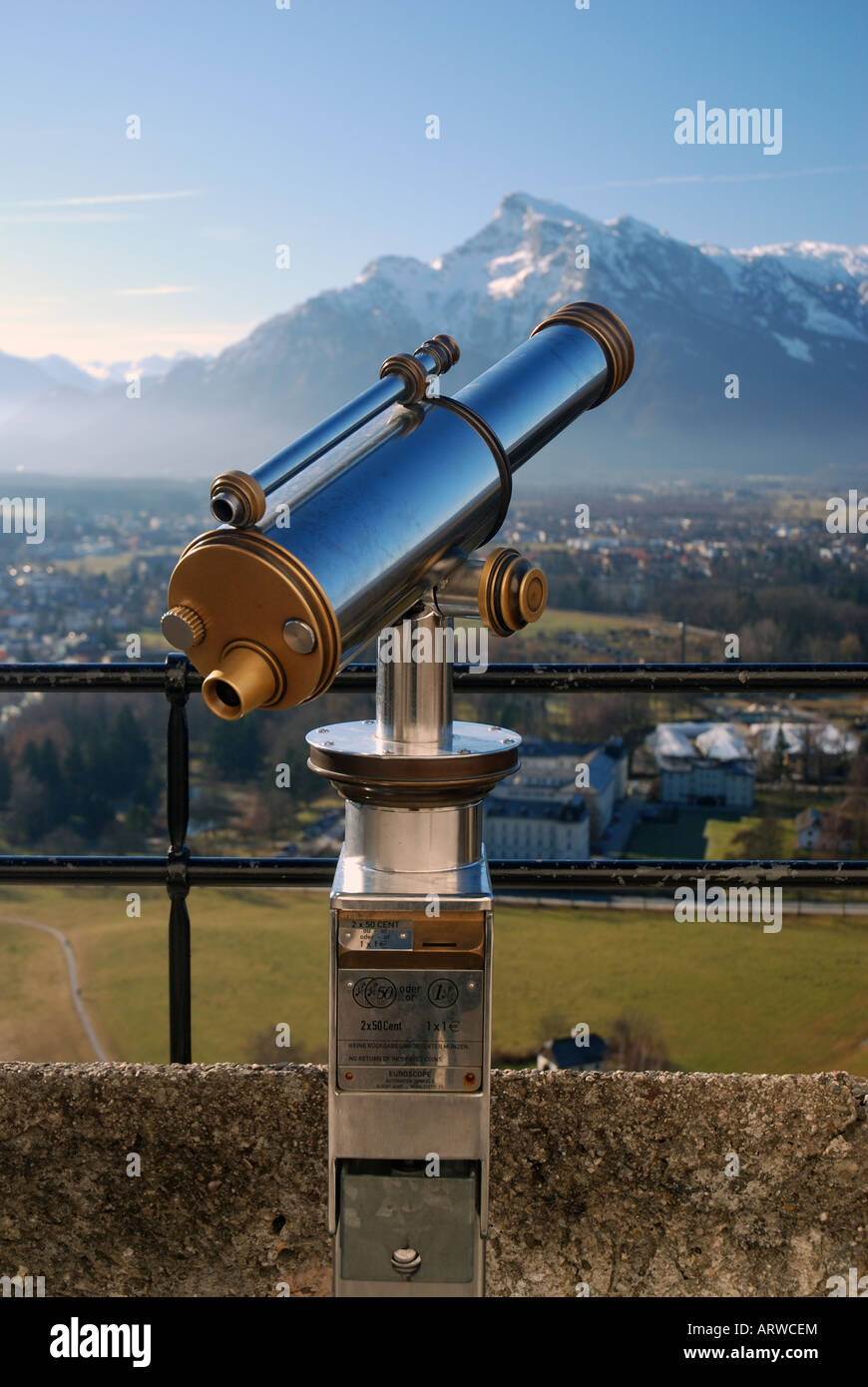 Telescopio punto di visualizzazione Salzberg Austria Foto Stock