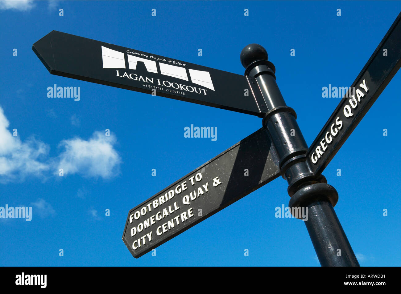 Irlanda del Nord, Belfast, Laganside. Segnaletica Foto Stock