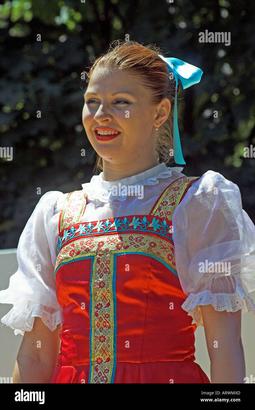 Folk russo ballerino In Bankia, Bulgaria Foto Stock