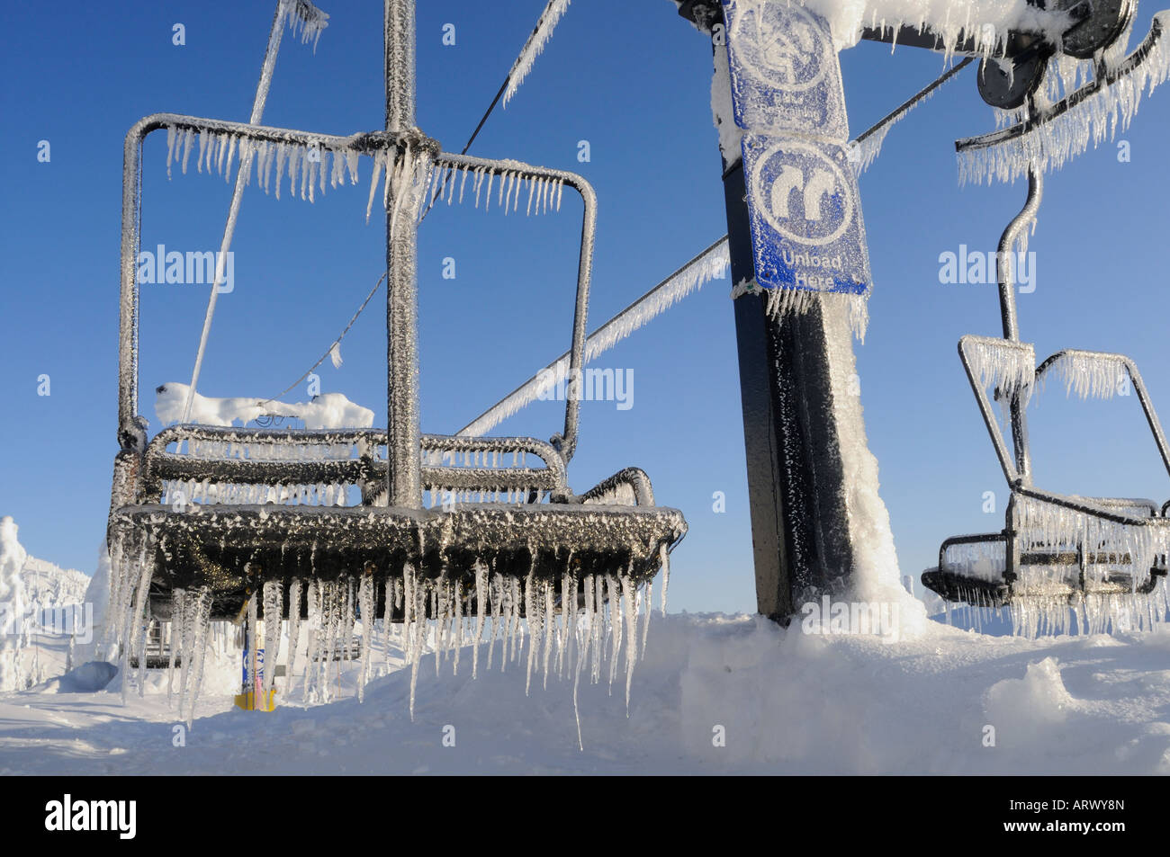 Pista da sci seggiovie arrestare dal rivestimento di ghiaccio Mount Seymour Provincial Park North Vancouver British Columbia Canada Foto Stock