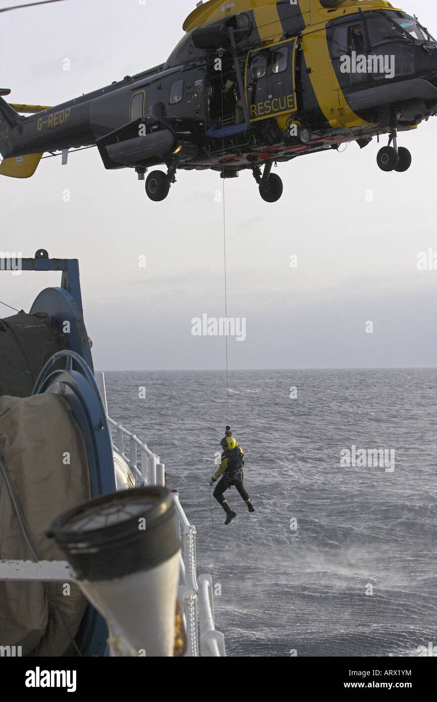 Bond air sea rescue pratica sul sondaggio imbarcazione Sea Profiler Foto Stock