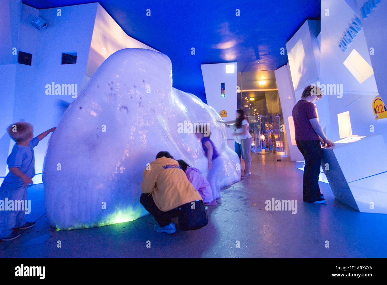 Dynamic Earth Edinburgh Scotland esperienza educativa reale ghiaccio in climatw modifica dell'esposizione Foto Stock