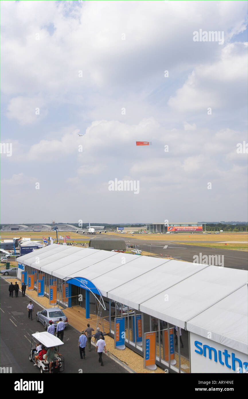 Farnborough Airfield durante l'Airshow di 2006 Foto Stock