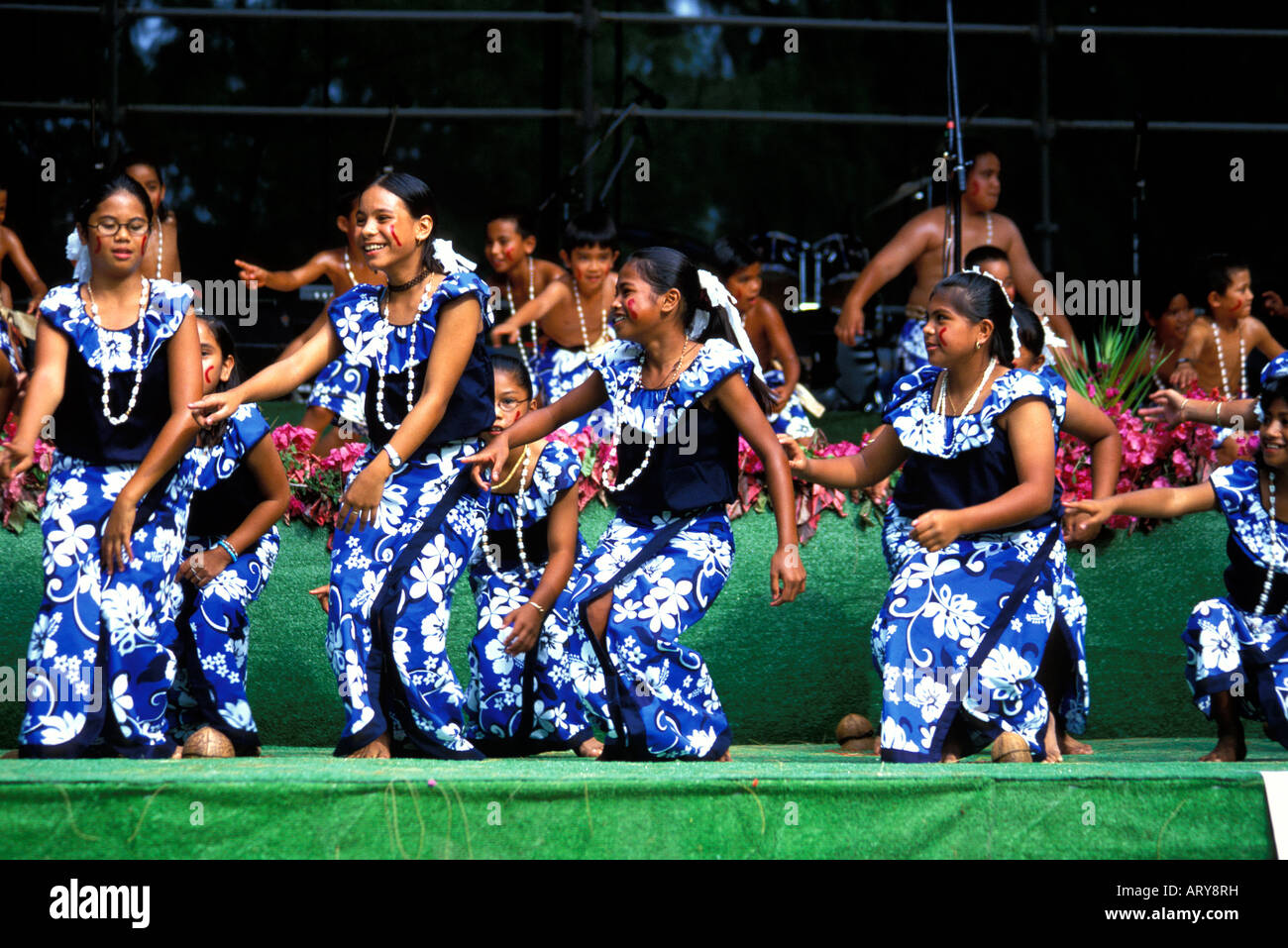 Hula ballerini eseguono per l'annuale Festival Raintree sull isola di Saipan. Foto Stock