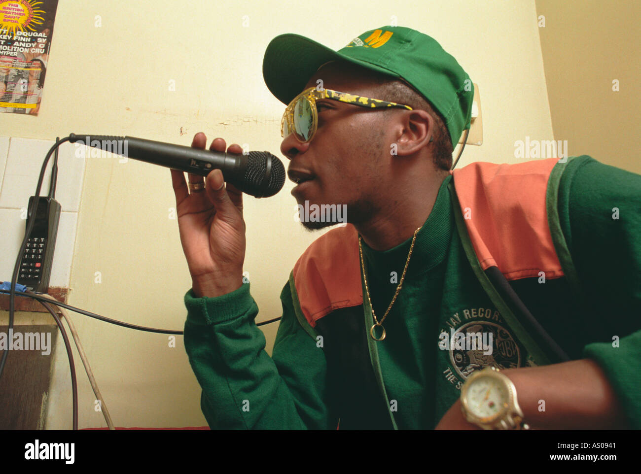 DJ intrepido radio pirata Hackney Londra Foto Stock