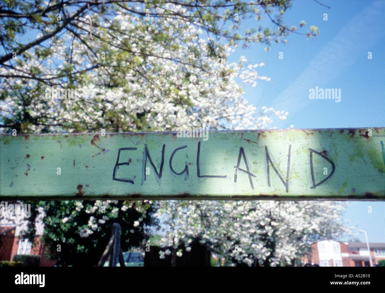 Inghilterra Graffiti sul cancello di ferro West Drayton MIDDLESEX REGNO UNITO nr London Foto Stock