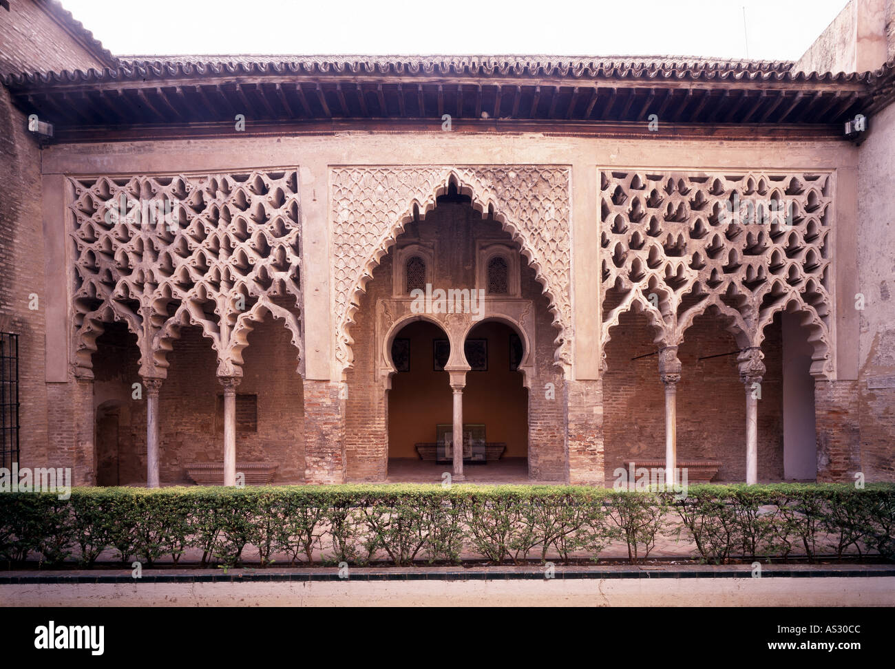 Sevilla, Reales Alcazares, Patio del Yeso, Almohadische Bogenstellung Foto Stock