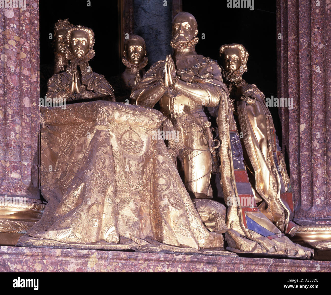 El Escorial, San Lorenzo el Real, Pompeo Leoni, Grabdenkmal mit der Familie Filippo II Aufstellung 1600 Foto Stock