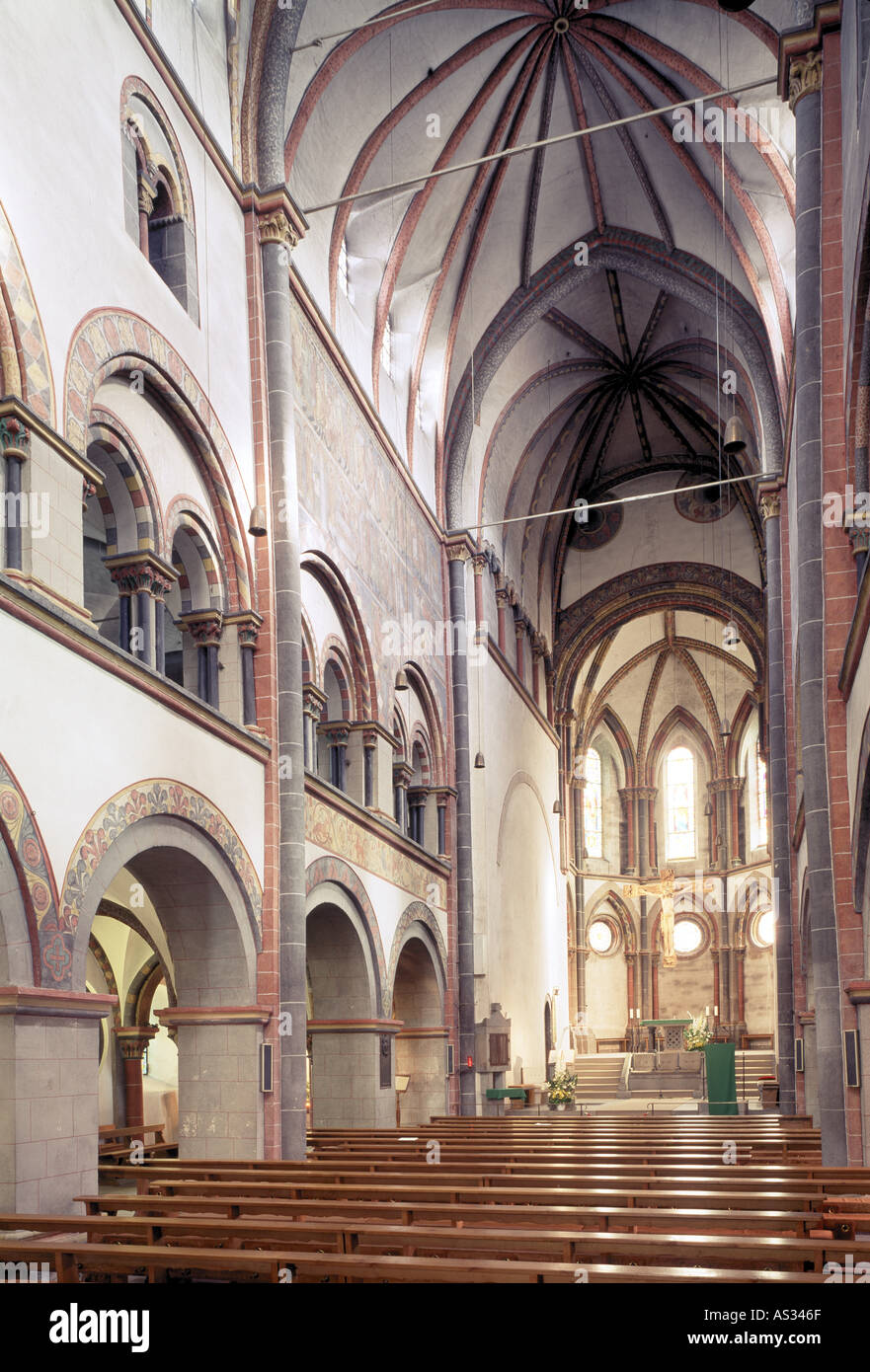 Boppard, Pfarrkirche San Severo, Blick nach Osten Foto Stock