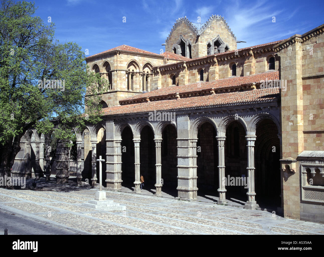 Avila, San Vicente, Südvorhalle und West-Türme Foto Stock