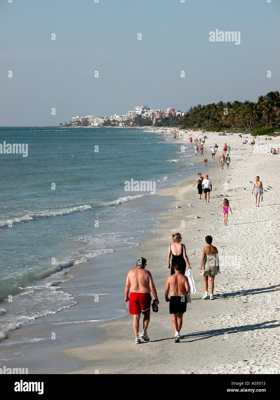 Vacanza Walkers su Napoli spiaggia della Florida Foto Stock