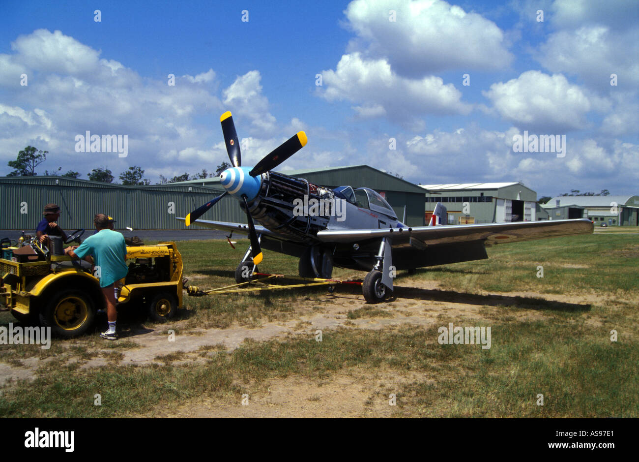 P51 Mustang essendo riparato a Caboolture Airfield Queensland Australia Merlin V12 motore RAAF Royal Australian Air Force marcatura Foto Stock