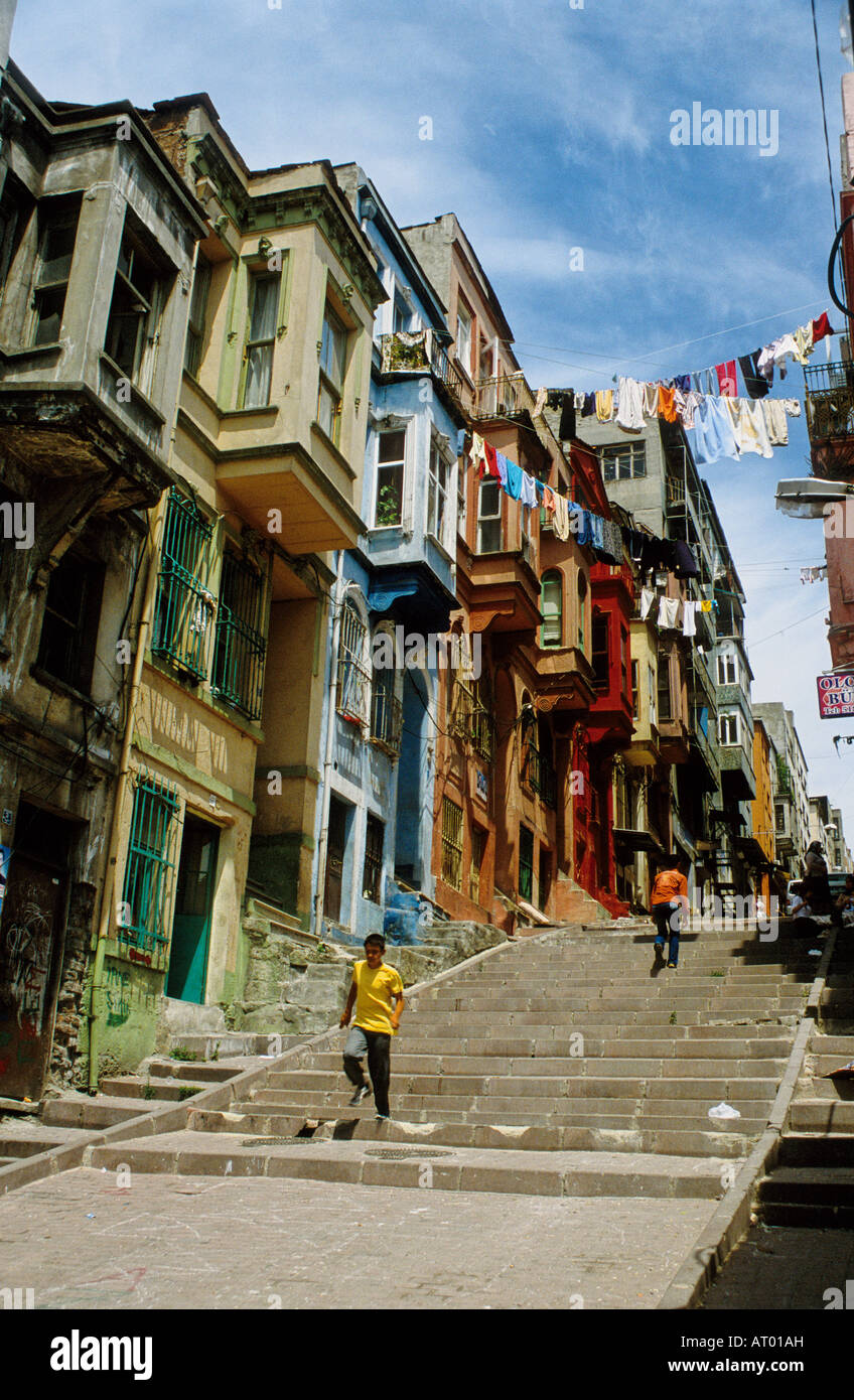 Colorato back street nella zona di Sultanahmet, Istanbul Turchia Foto Stock