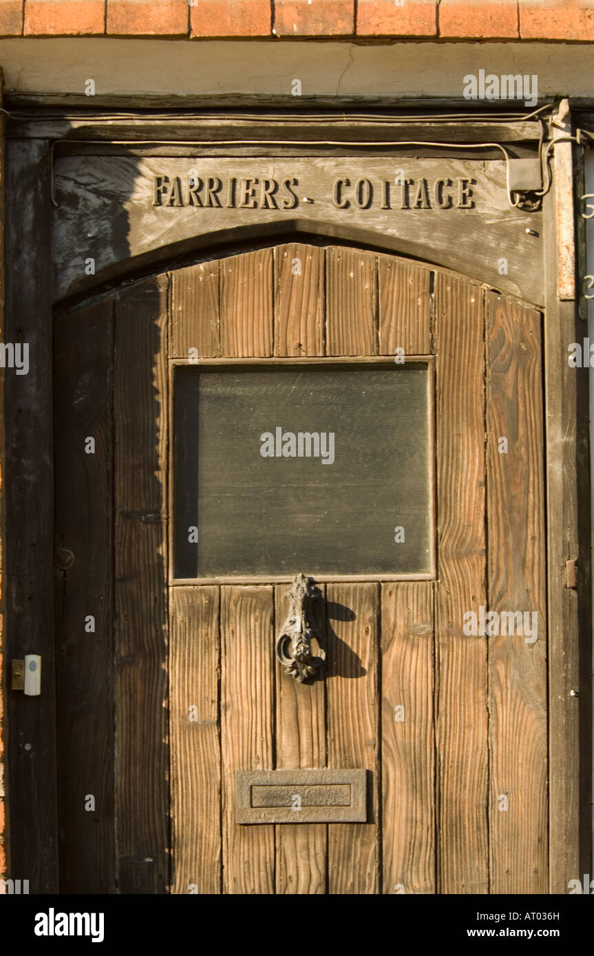 Porta di maniscalchi Cottage Albury Surrey UK Foto Stock