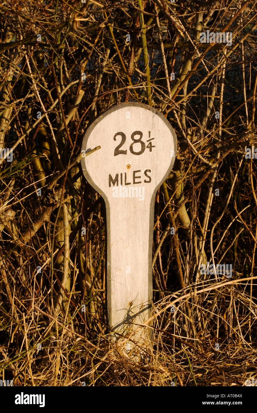 28 1/4 km circa sul canale di Grantham. Lincolnshire, Inghilterra Foto Stock