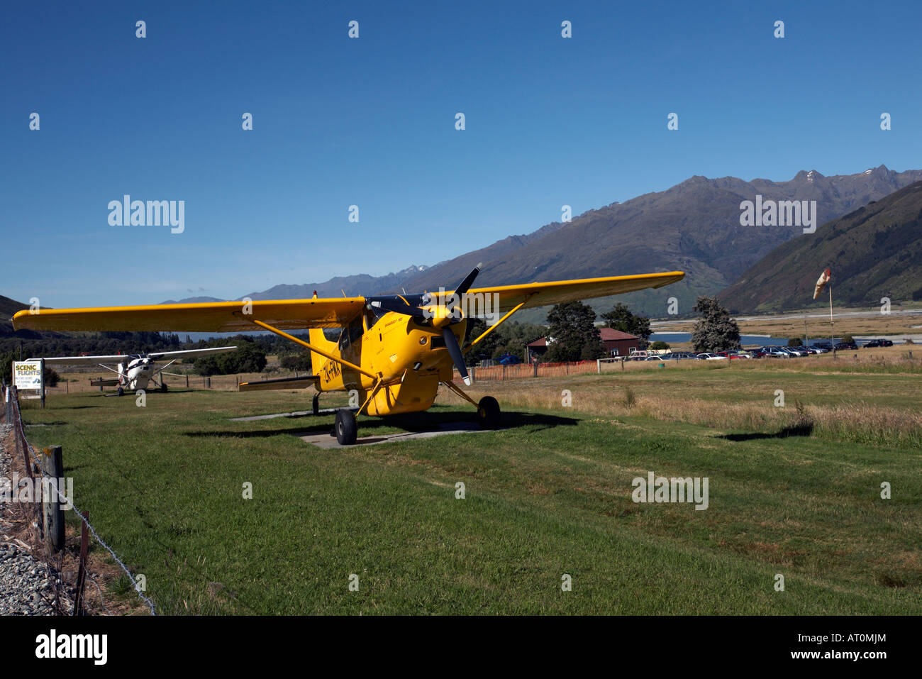 Aerei Cessna, prendendo le persone su un volo panoramico, come parte della Siberia esperienza, Makarora, Isola del Sud, Nuova Zelanda Foto Stock