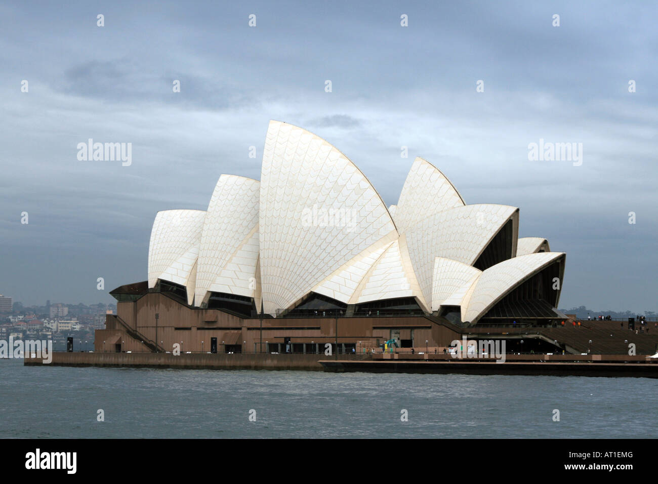 Sydney Opera House [Bennelong Point, il Porto di Sydney, Sydney, NSW, Australia, Oceania] . Foto Stock