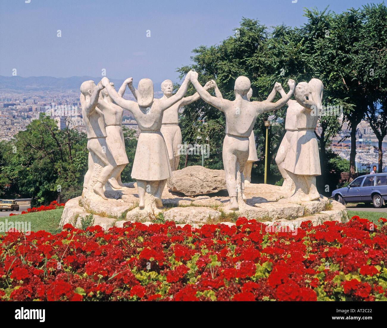 Barcellona Catalunya in Spagna un Monumento a la Sardana catalana danza nazionale Foto Stock