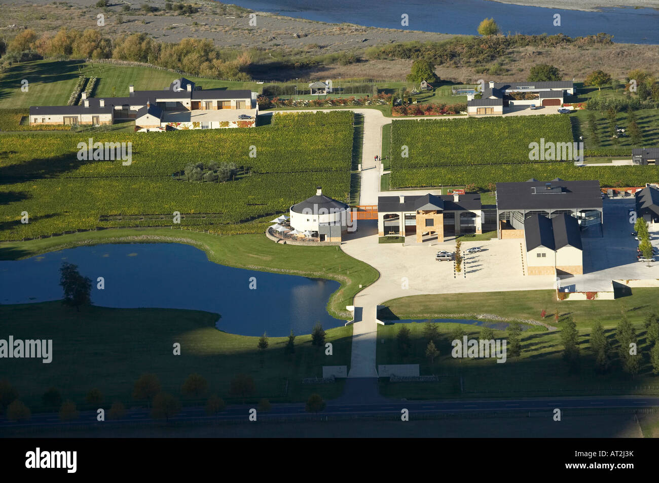 Vista da Te Mata picco nel campo scoscese e cantina Tukituki River Hawkes Bay Isola del nord della Nuova Zelanda Foto Stock