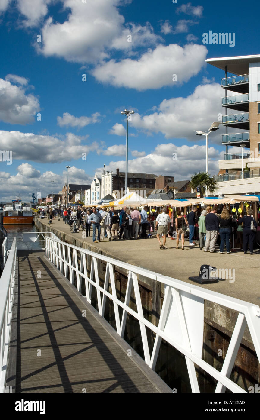 Mercato francese il Poole Quay Dorset Inghilterra Foto Stock