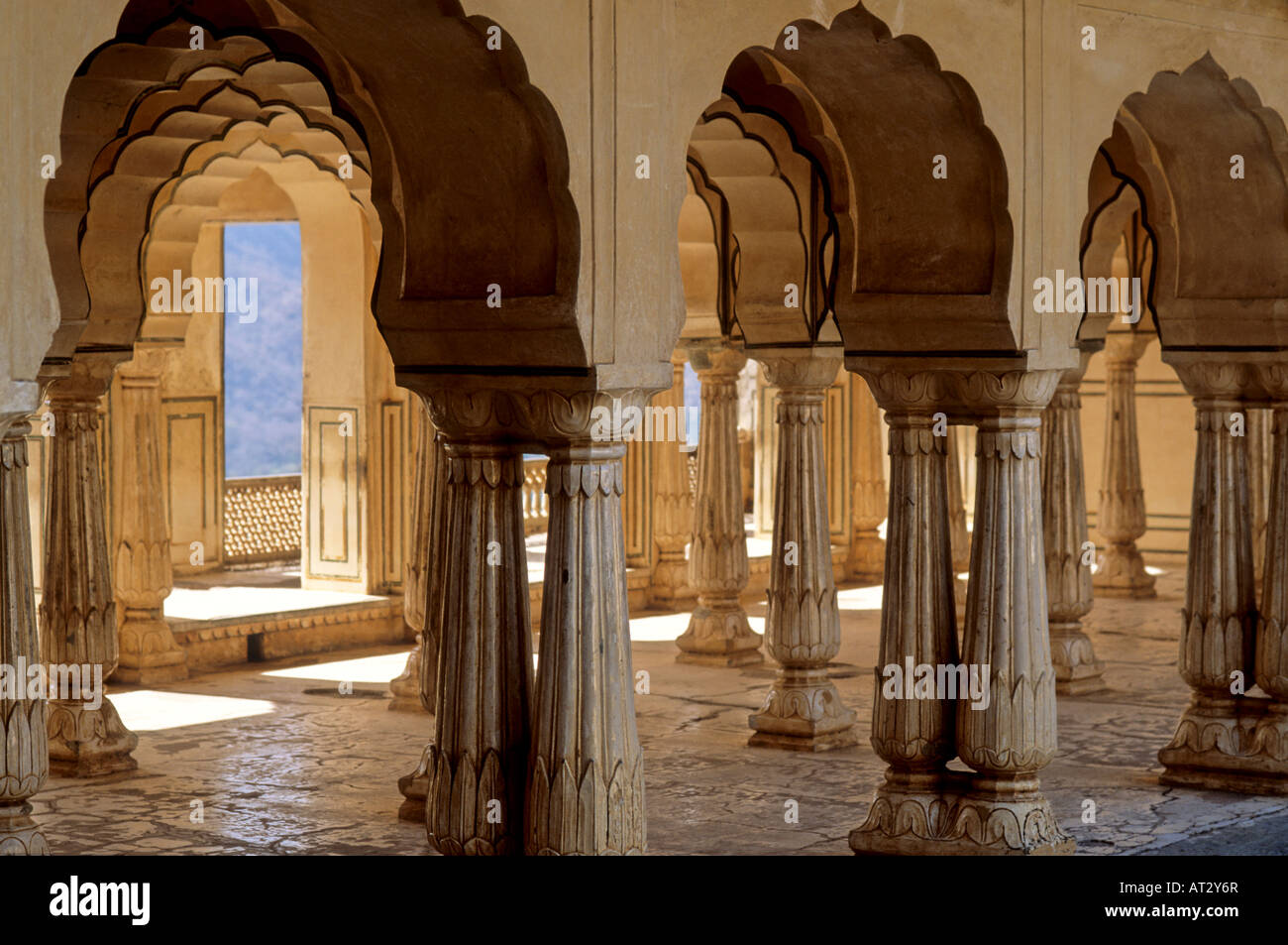 Uno dei quattro cortili principali di Amber Palace, Amer vicino Jaipur IN Foto Stock