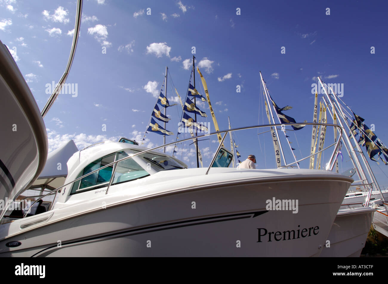 Southampton London boat show potenza motore barche e yacht marine yachting marine Foto Stock