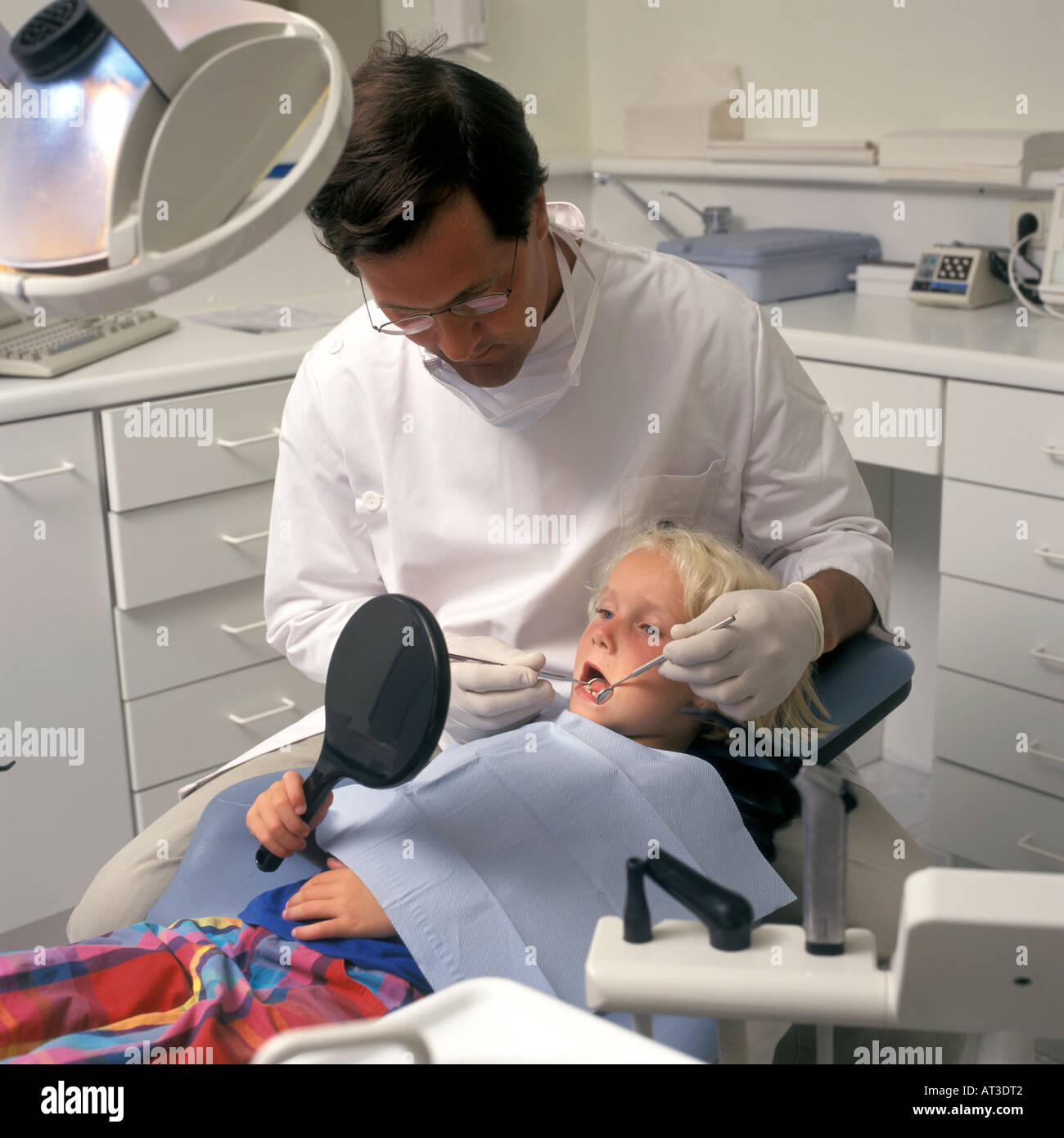 Bambino dal dentista Foto Stock