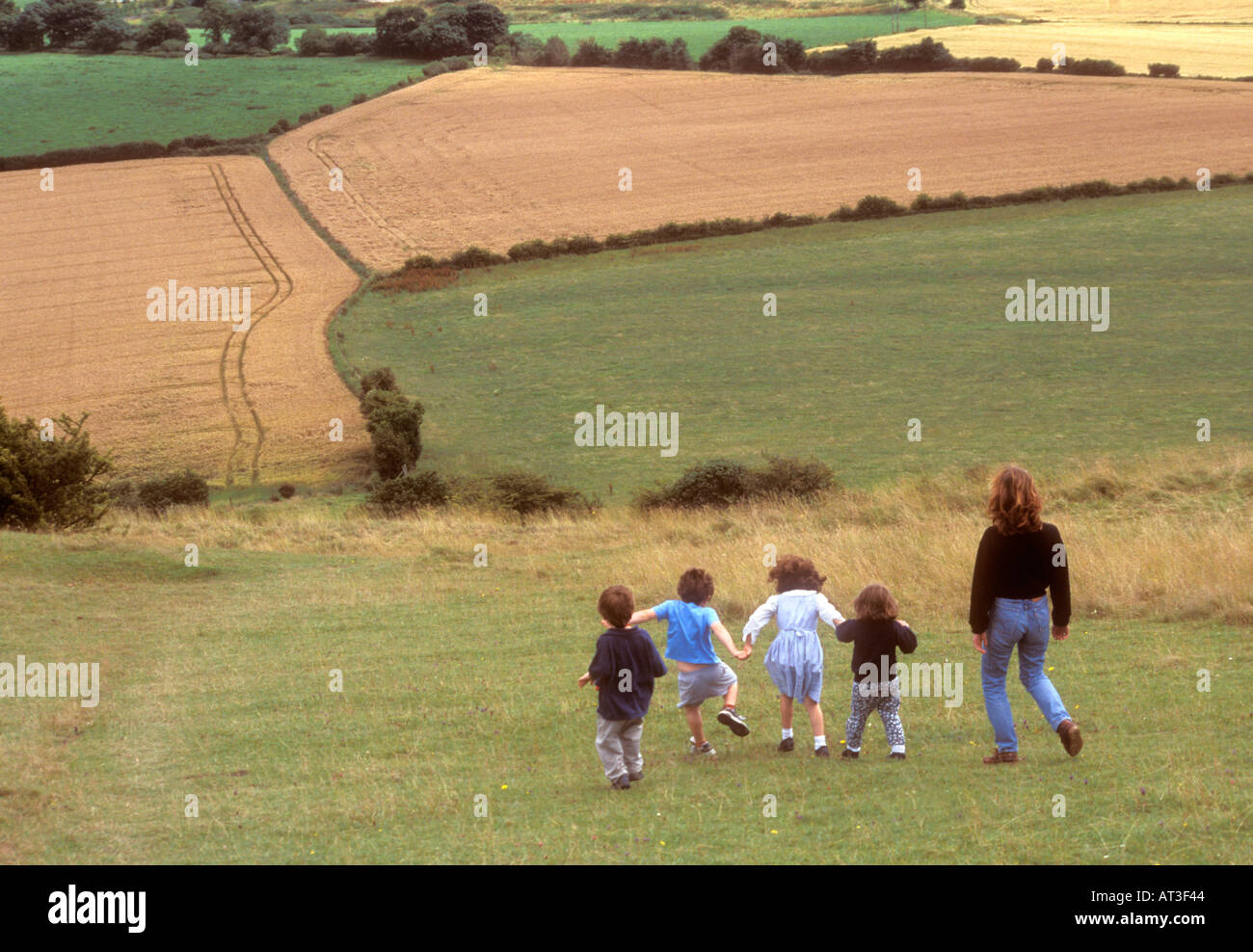 Domenica pomeriggio a piedi Cley Hill, nelle vicinanze Longleat Warminster Wiltshire Foto Stock