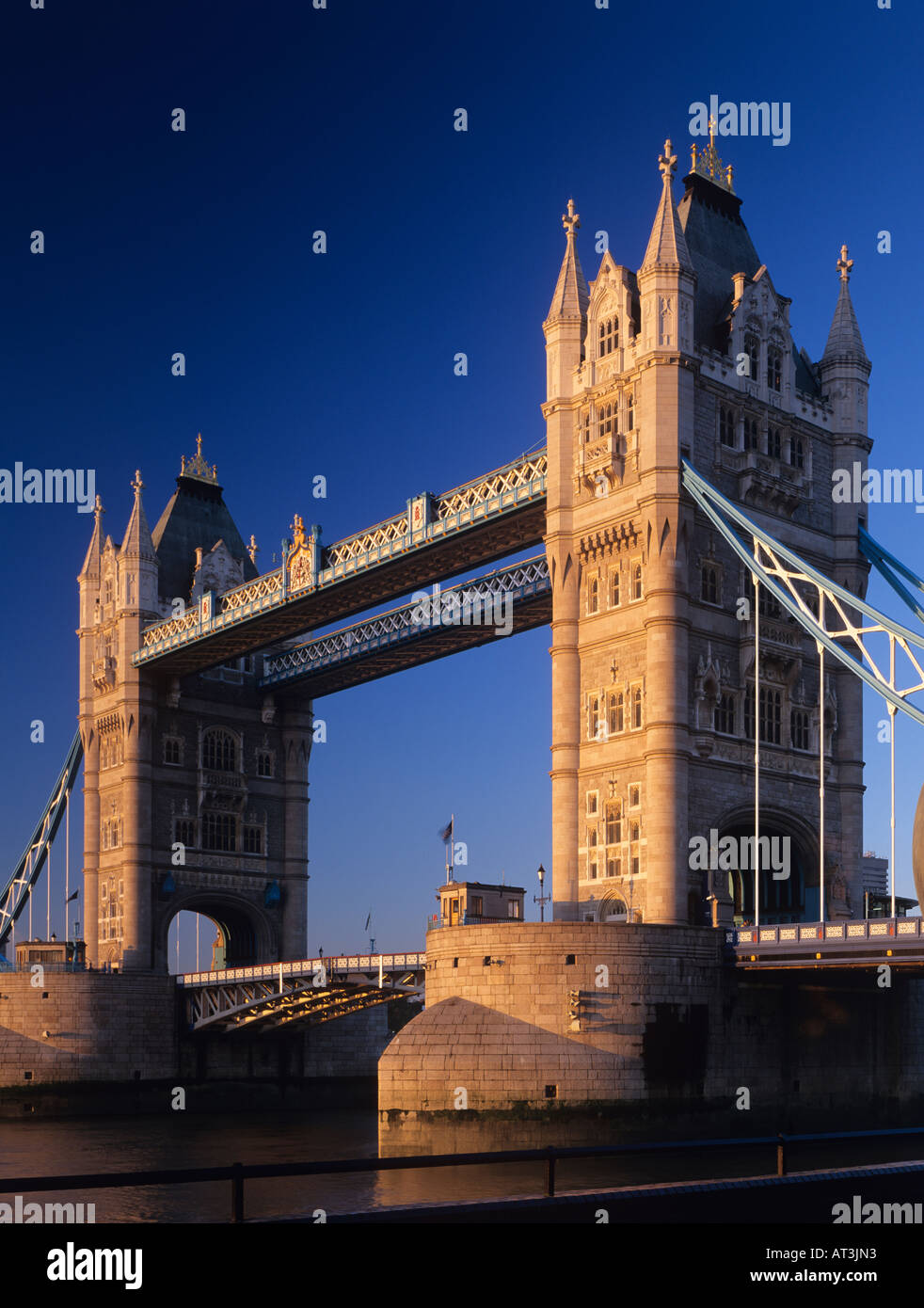 Il Tower Bridge di Londra Inghilterra REGNO UNITO Foto Stock