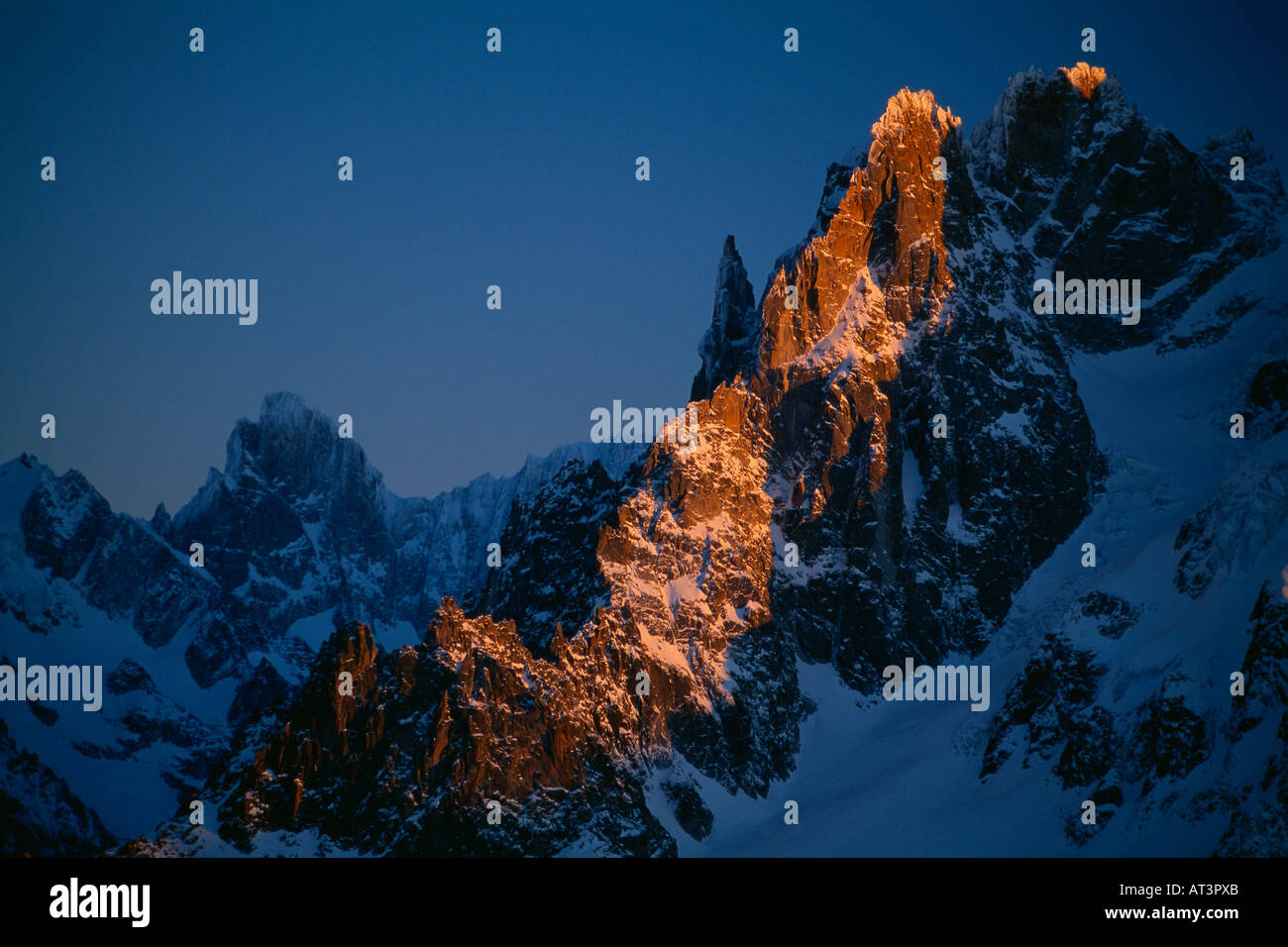 Luce della sera sulla Aiguille Verte da le Brevent nr Chamonix Massif du Mont Blanc Savoie Francia Foto Stock