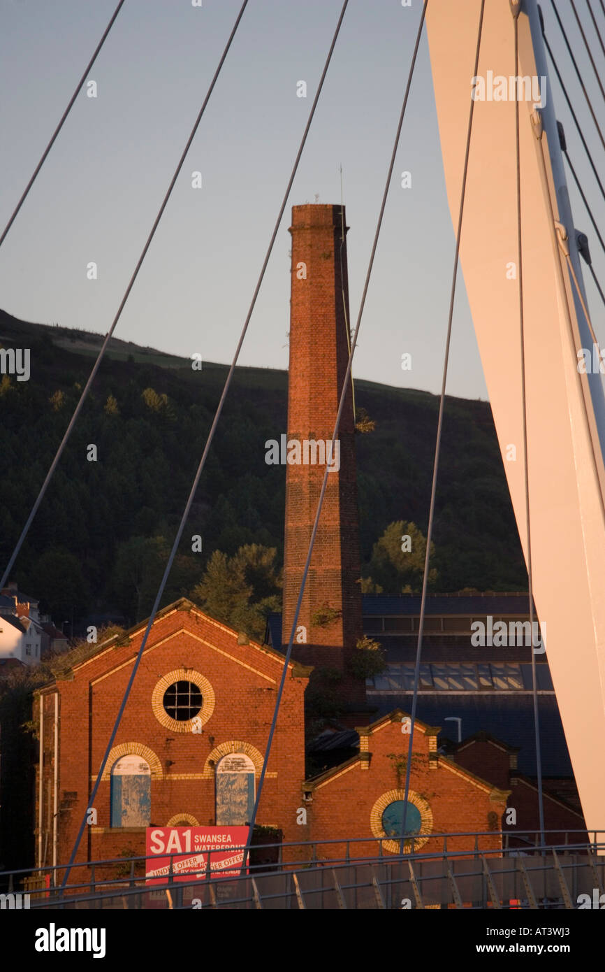 Rovina industriale a Swansea docks Galles Foto Stock