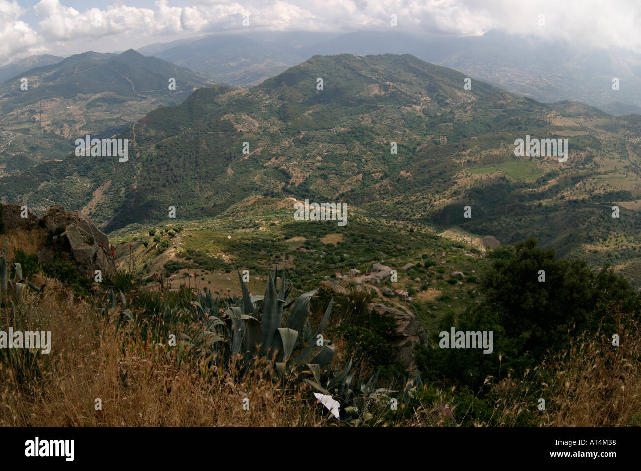 Pollina Sicilia Italia mountain vista dalla terrazza open air theatre Foto Stock