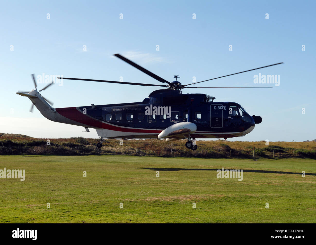 British il trasporto internazionale di passeggeri in elicottero Tresco, Sclliy Isles, UK. Foto Stock